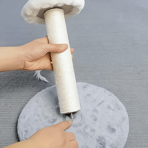 Griffoir pour chat avec balle et souris